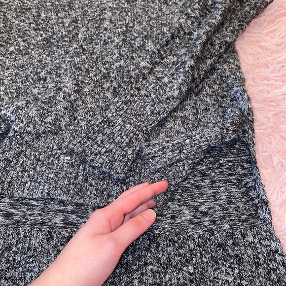 American Eagle Soft Grey Sweater - Picture 4 of 6